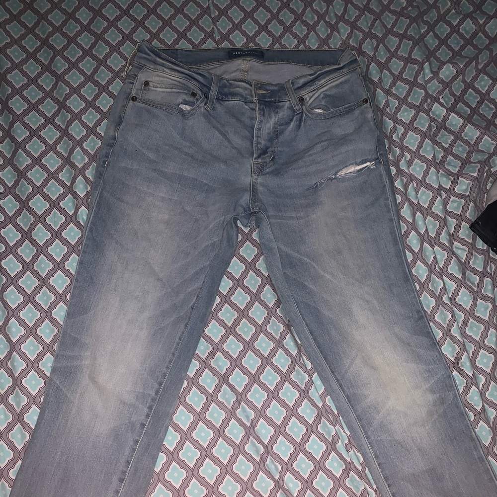 Aeropostale blue denim ripped jeans ( size 30/32 )